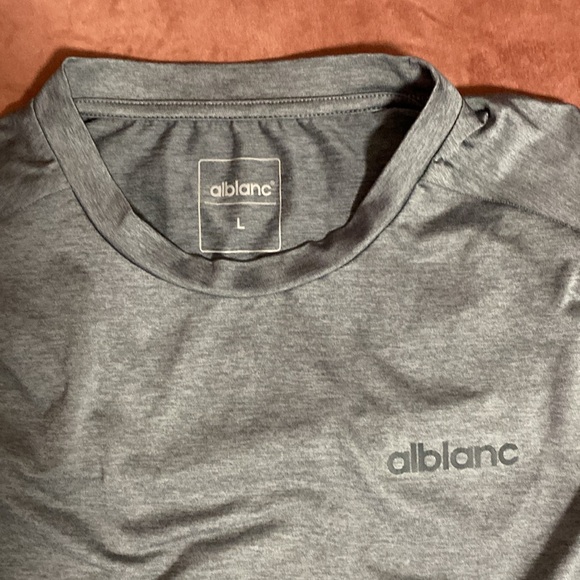 Dry-fit Grey T-shirt - Picture 3 of 3